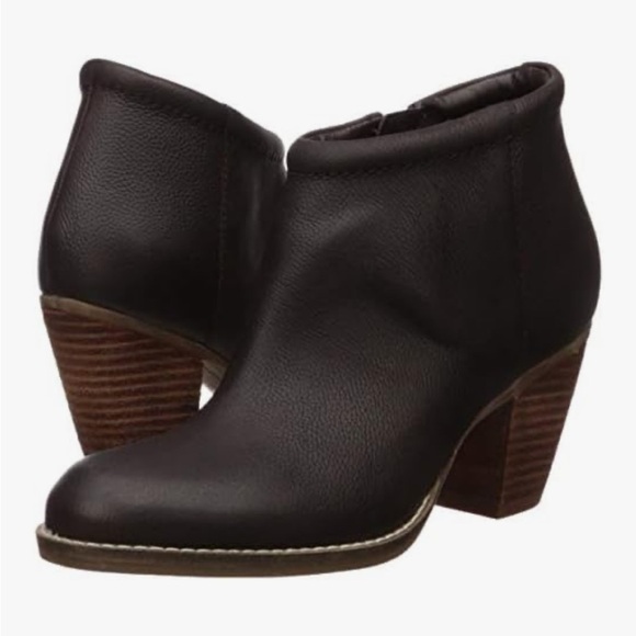 Cole Haan Prynne Dark Brown Leather Ankle Booties Sz 8.5 - Picture 1 of 13